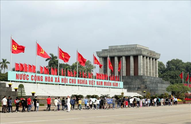 Lăng Chủ tịch Hồ Chí Minh mở cửa trở lại từ ngày 16.8 